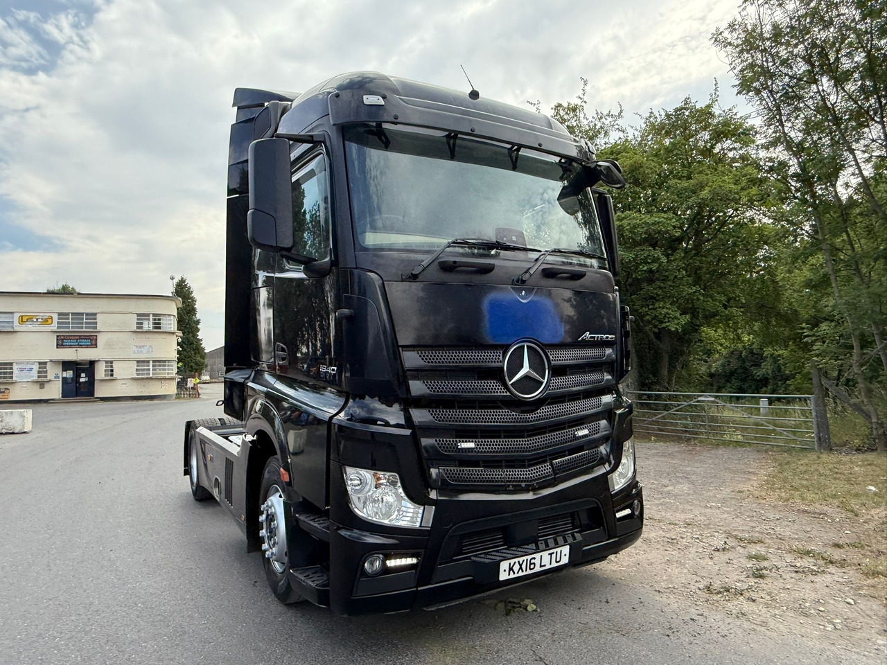 2016 Mercedes Actros 1840 Tractor Unit - Vilcējs: foto 2 2016 Mercedes Actros 1840 Tractor Unit - Vilcējs: foto 2
