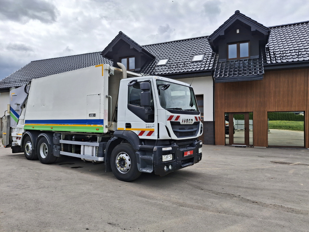 IVECO Euro 6 Śmieciarka Zweikammer-Müllwagen FAUN SL5 TR2L - Atkritumu vedējs: foto 1 IVECO Euro 6 Śmieciarka Zweikammer-Müllwagen FAUN SL5 TR2L - Atkritumu vedējs: foto 1