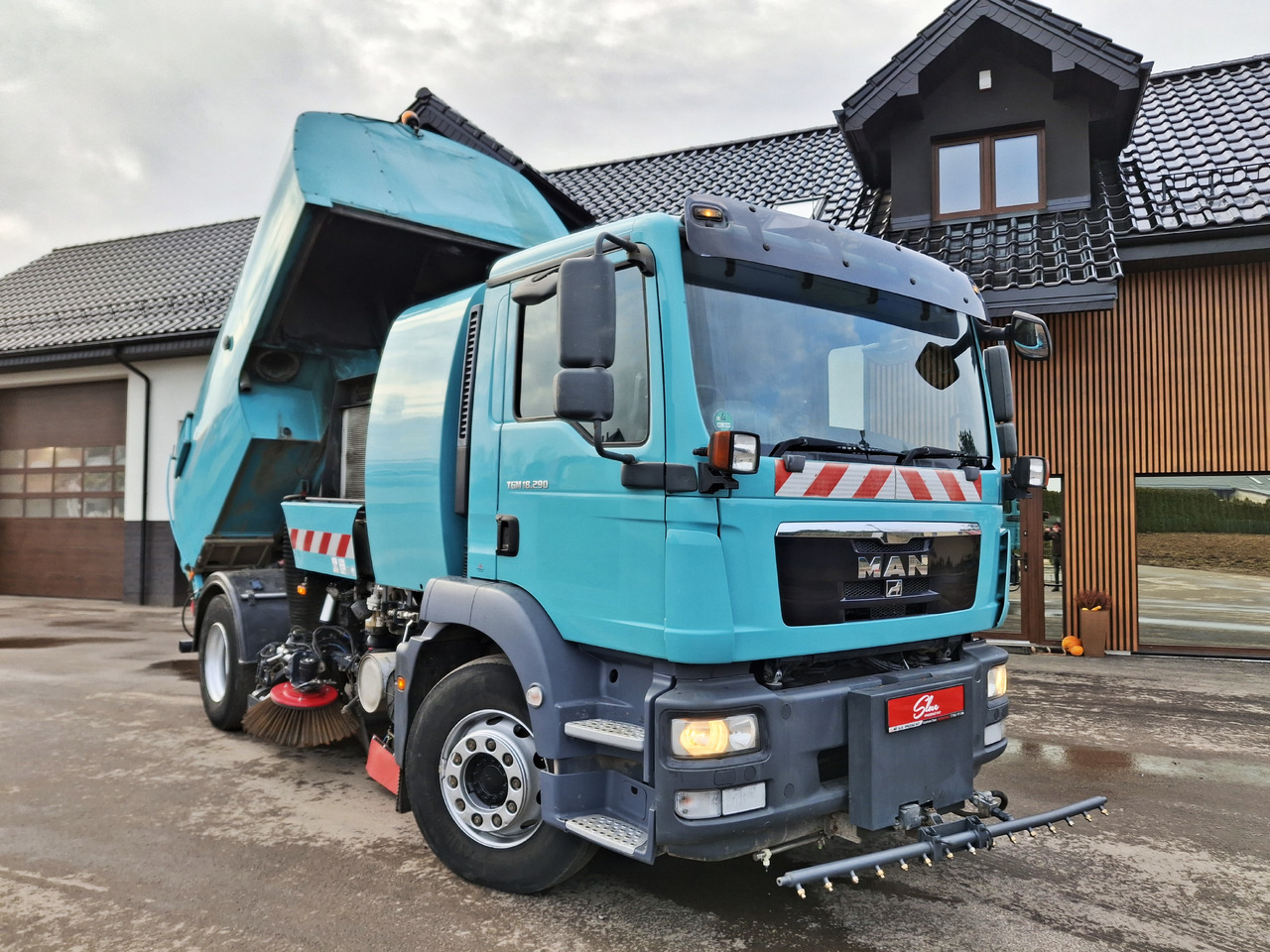 MAN 18.290 Zamiatarka Kehrmaschine BUCHER PM10 L/R Karcher - Ielu tīrīšanas mašīna: foto 5 MAN 18.290 Zamiatarka Kehrmaschine BUCHER PM10 L/R Karcher - Ielu tīrīšanas mašīna: foto 5