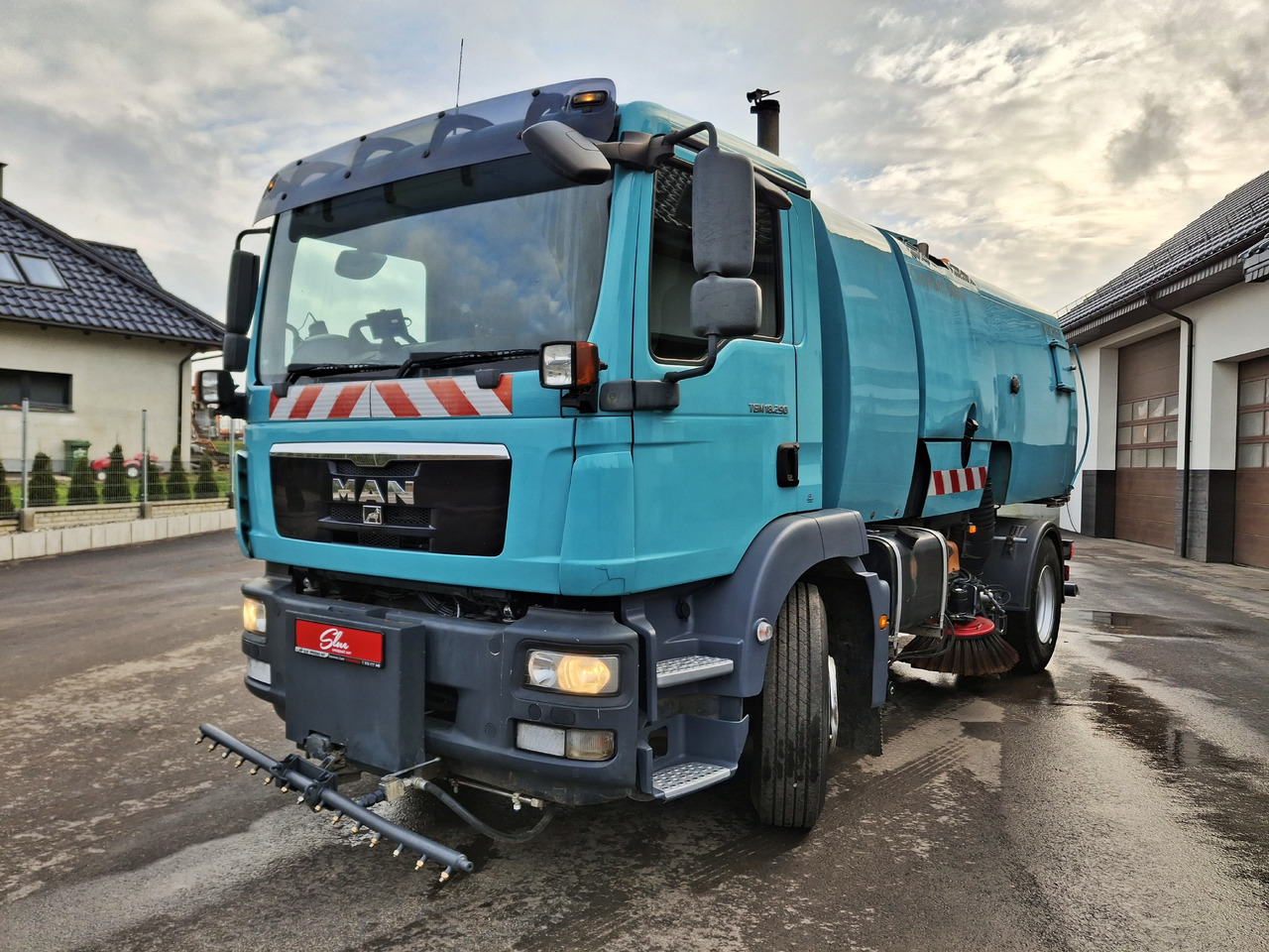 MAN 18.290 Zamiatarka Kehrmaschine BUCHER PM10 L/R Karcher - Ielu tīrīšanas mašīna: foto 2 MAN 18.290 Zamiatarka Kehrmaschine BUCHER PM10 L/R Karcher - Ielu tīrīšanas mašīna: foto 2