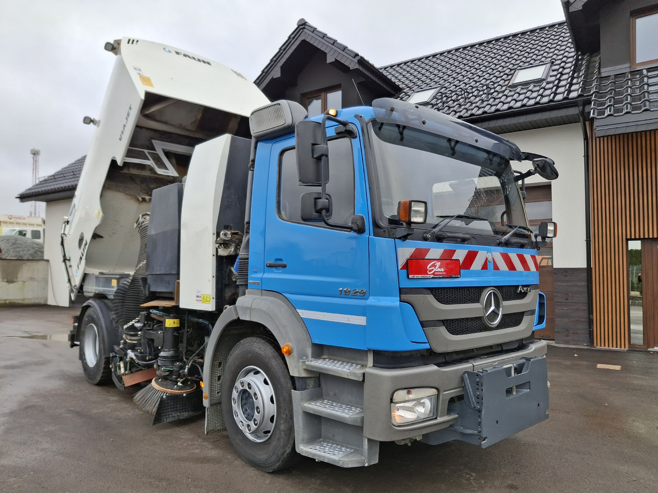 Mercedes-Benz Axor 1829 Zamiatarka Kehrmaschine FAUN Euro5 PM10 76 Tyś KM 2010 - Ielu tīrīšanas mašīna: foto 5 Mercedes-Benz Axor 1829 Zamiatarka Kehrmaschine FAUN Euro5 PM10 76 Tyś KM 2010 - Ielu tīrīšanas mašīna: foto 5