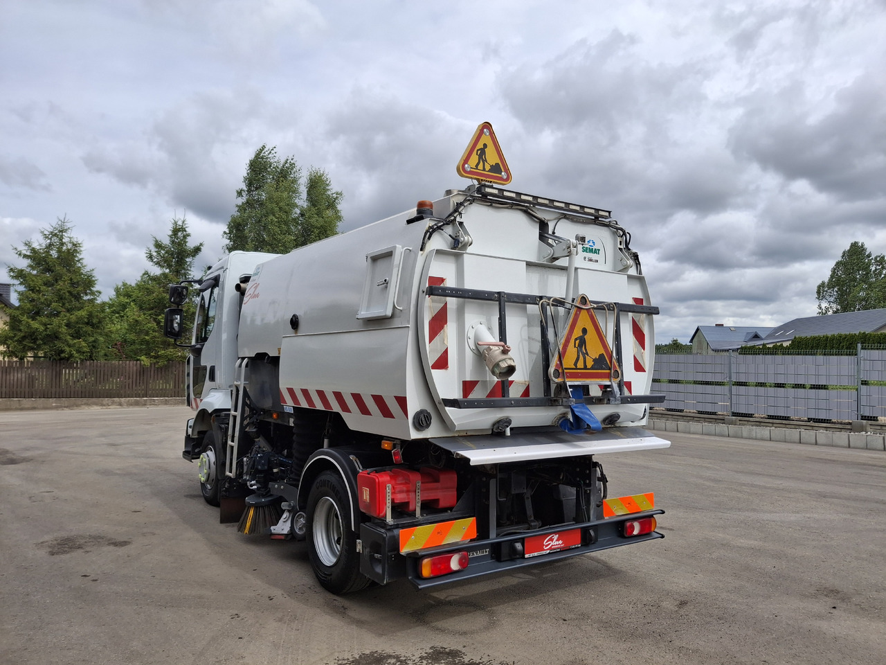 RENAULT Midlum 220 Zamiatarka Johnston VS500 Szczotki L/R Obie Strony Napęd Hydrostatyczny 2012r - Ielu tīrīšanas mašīna: foto 4 RENAULT Midlum 220 Zamiatarka Johnston VS500 Szczotki L/R Obie Strony Napęd Hydrostatyczny 2012r - Ielu tīrīšanas mašīna: foto 4