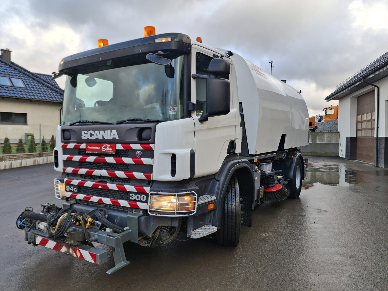 SCANIA 94G Zamiatarka Kehrmaschine BUCHER L/R Frontbürste 2 Motoren Odchwaszczarka Przednia Szczotka - Ielu tīrīšanas mašīna: foto 2 SCANIA 94G Zamiatarka Kehrmaschine BUCHER L/R Frontbürste 2 Motoren Odchwaszczarka Przednia Szczotka - Ielu tīrīšanas mašīna: foto 2