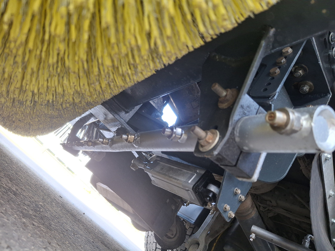 Ielu tīrīšanas mašīna VOLVO FMX 420 Zamiatarka Kehrmaschine Euro 6 PM2.5 BROCK VS 7 TECH Karcher L/R 2145 Mth 2021r: foto 19