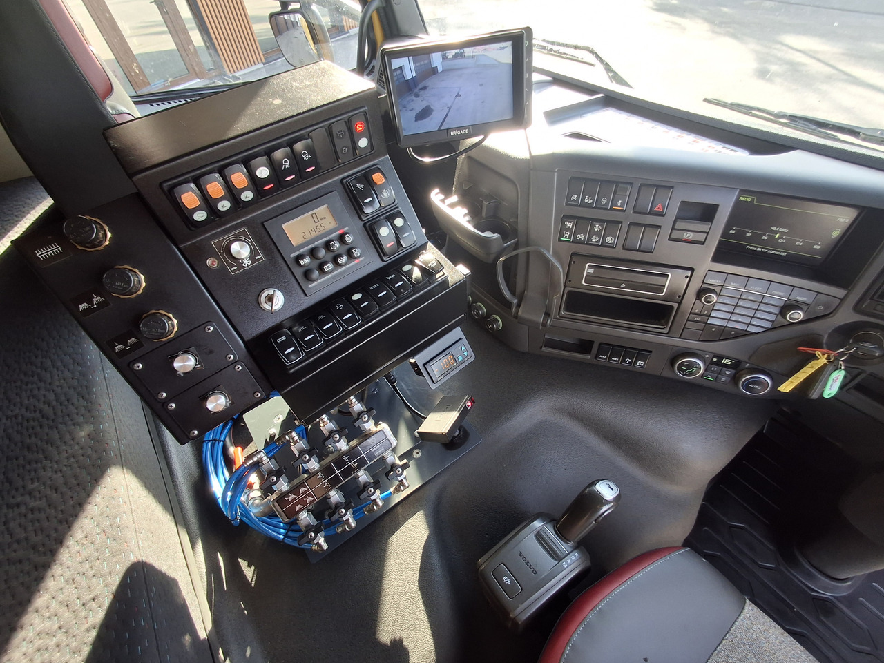 Ielu tīrīšanas mašīna VOLVO FMX 420 Zamiatarka Kehrmaschine Euro 6 PM2.5 BROCK VS 7 TECH Karcher L/R 2145 Mth 2021r: foto 38
