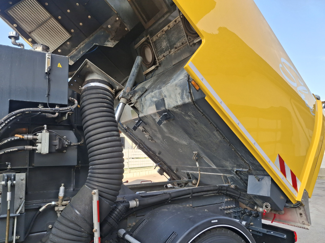 Ielu tīrīšanas mašīna VOLVO FMX 420 Zamiatarka Kehrmaschine Euro 6 PM2.5 BROCK VS 7 TECH Karcher L/R 2145 Mth 2021r: foto 25