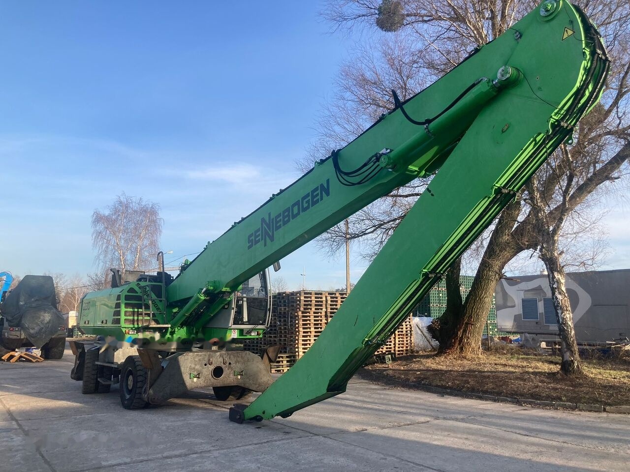 Sennebogen 830 M - Atkritumu iekrāvējs: foto 4 Sennebogen 830 M - Atkritumu iekrāvējs: foto 4