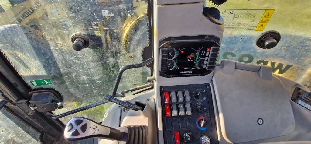 Ekskavators-iekrāvējs Komatsu WB 93 R-8: foto 8