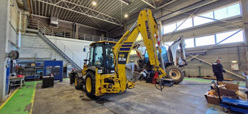 Komatsu WB 93 R - Ekskavators-iekrāvējs: foto 4 Komatsu WB 93 R - Ekskavators-iekrāvējs: foto 4