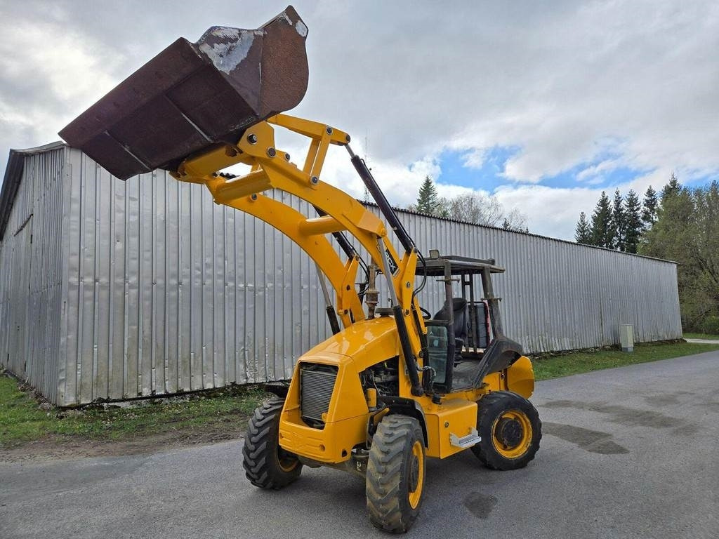 JCB 2CX - Riteņu iekrāvējs: foto 1 JCB 2CX - Riteņu iekrāvējs: foto 1