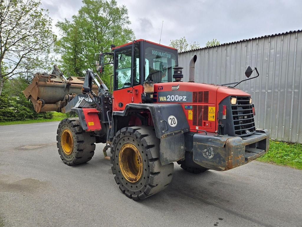 Komatsu WA200PZ-6 - Riteņu iekrāvējs: foto 2 Komatsu WA200PZ-6 - Riteņu iekrāvējs: foto 2