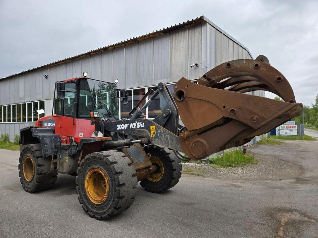 Komatsu WA200PZ-6 - Riteņu iekrāvējs: foto 4 Komatsu WA200PZ-6 - Riteņu iekrāvējs: foto 4