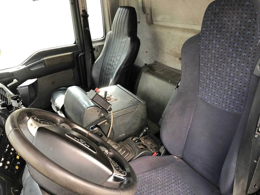 MAN TGA 26.430 6X2-2 BL/M 3-WAY TIP+PALFINGER PK23500 - Kravas automašīna pašizgāzējs: foto 5 MAN TGA 26.430 6X2-2 BL/M 3-WAY TIP+PALFINGER PK23500 - Kravas automašīna pašizgāzējs: foto 5