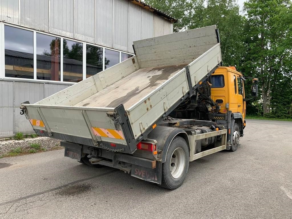 Volvo FL615 + HIAB 027-2 - Kravas automašīna pašizgāzējs: foto 4 Volvo FL615 + HIAB 027-2 - Kravas automašīna pašizgāzējs: foto 4