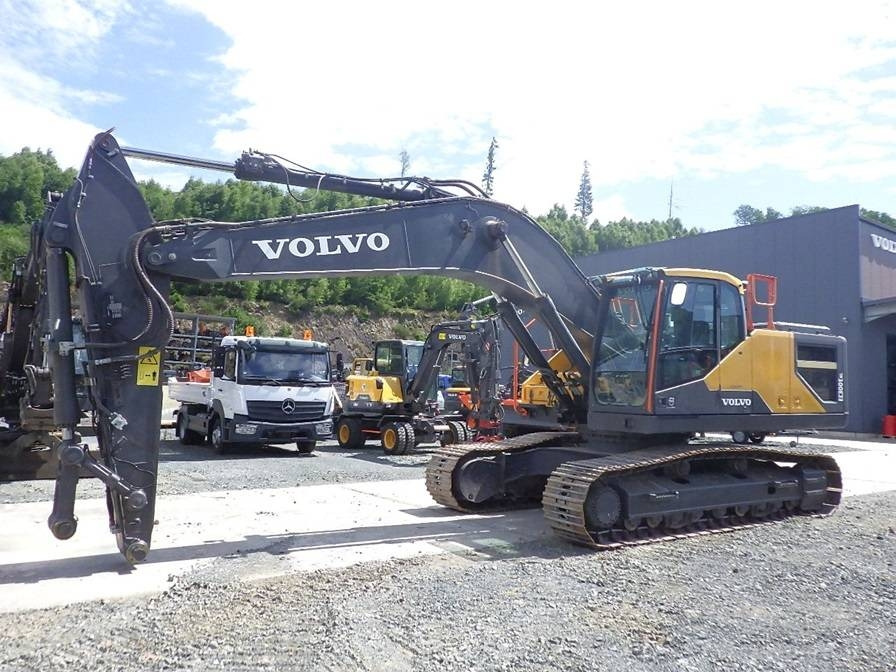 Volvo EC 300 E - Kāpurķēžu ekskavators: foto 1 Volvo EC 300 E - Kāpurķēžu ekskavators: foto 1