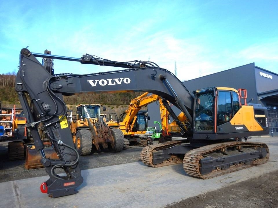 Volvo EC 300 E - Kāpurķēžu ekskavators: foto 1 Volvo EC 300 E - Kāpurķēžu ekskavators: foto 1