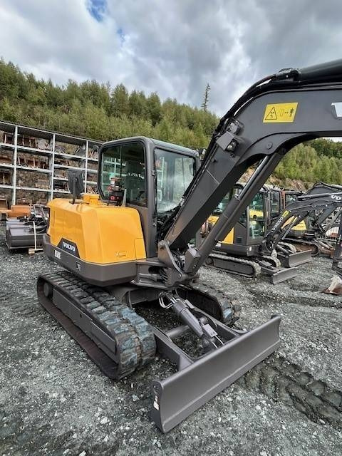Volvo EC 60 E  - Mini-ekskavators: foto 4 Volvo EC 60 E  - Mini-ekskavators: foto 4