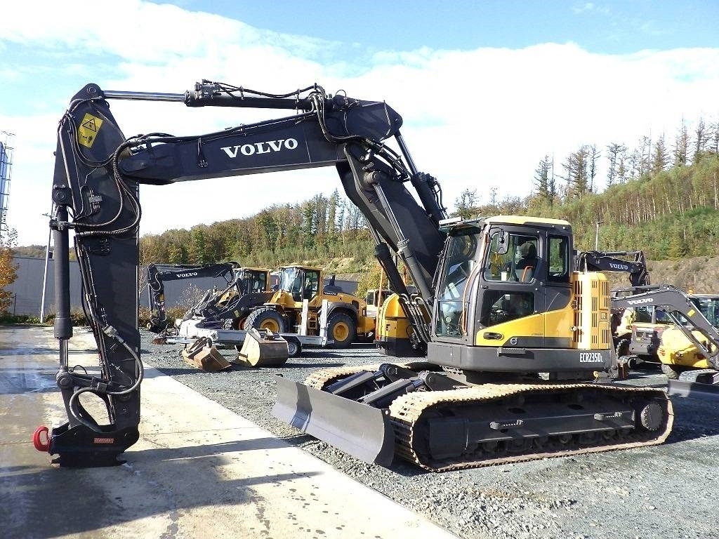 Volvo ECR 235 D - Kāpurķēžu ekskavators: foto 1 Volvo ECR 235 D - Kāpurķēžu ekskavators: foto 1