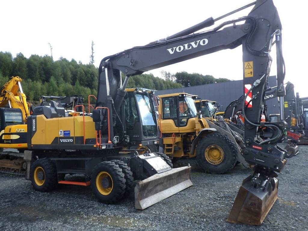 Volvo EW 220 E - Riteņu ekskavators: foto 3 Volvo EW 220 E - Riteņu ekskavators: foto 3