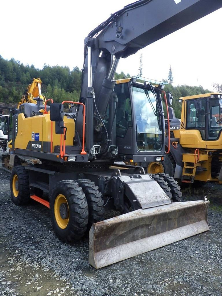 Volvo EW 220 E - Riteņu ekskavators: foto 4 Volvo EW 220 E - Riteņu ekskavators: foto 4