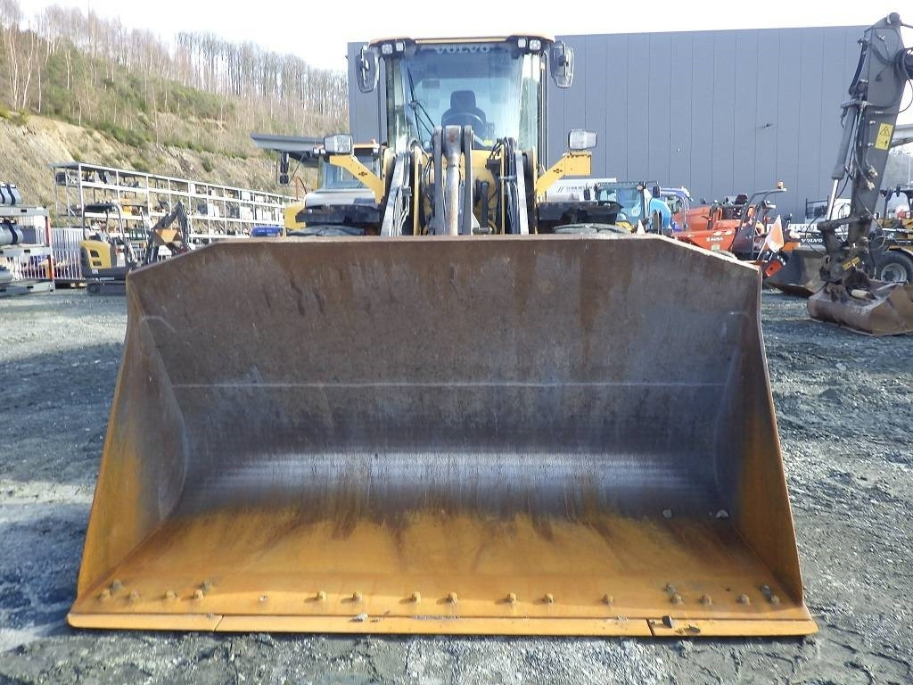 Volvo L 110 H - Riteņu iekrāvējs: foto 2 Volvo L 110 H - Riteņu iekrāvējs: foto 2