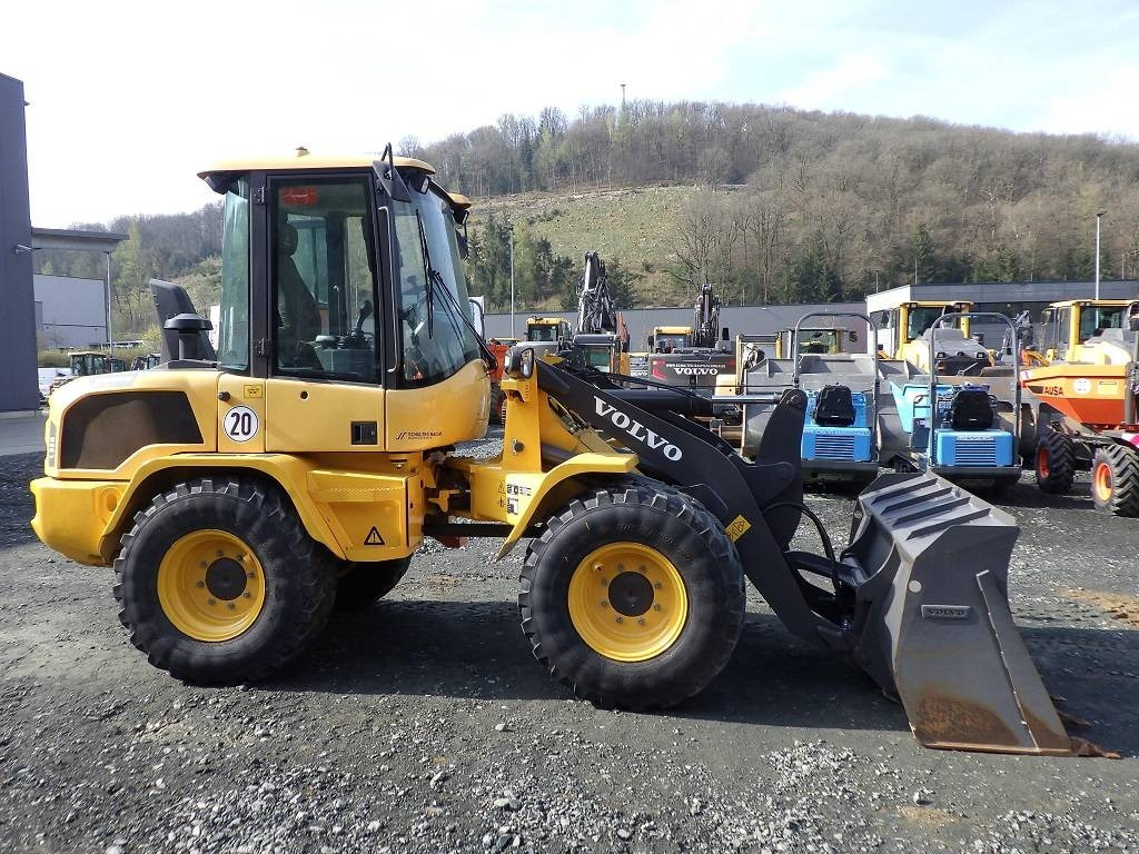 Volvo L 35 G - Riteņu iekrāvējs: foto 2 Volvo L 35 G - Riteņu iekrāvējs: foto 2