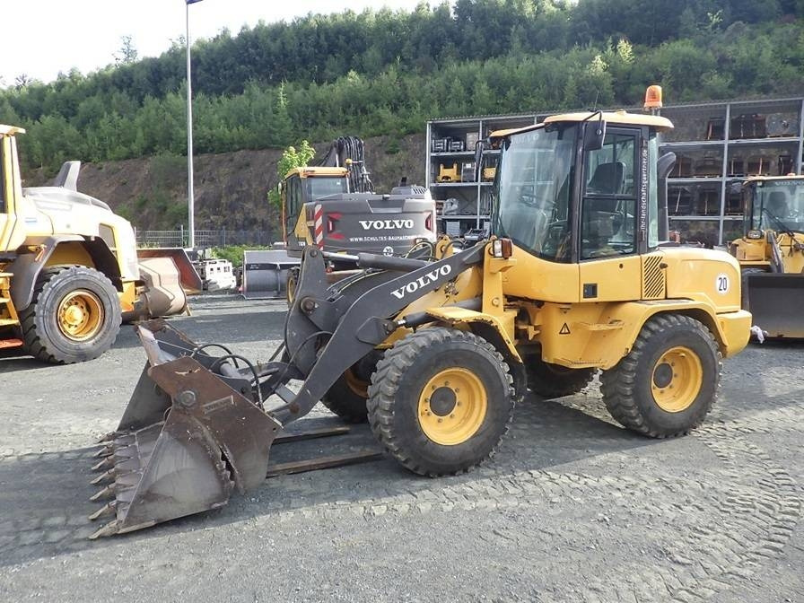 Volvo L 35 G - Riteņu iekrāvējs: foto 1 Volvo L 35 G - Riteņu iekrāvējs: foto 1