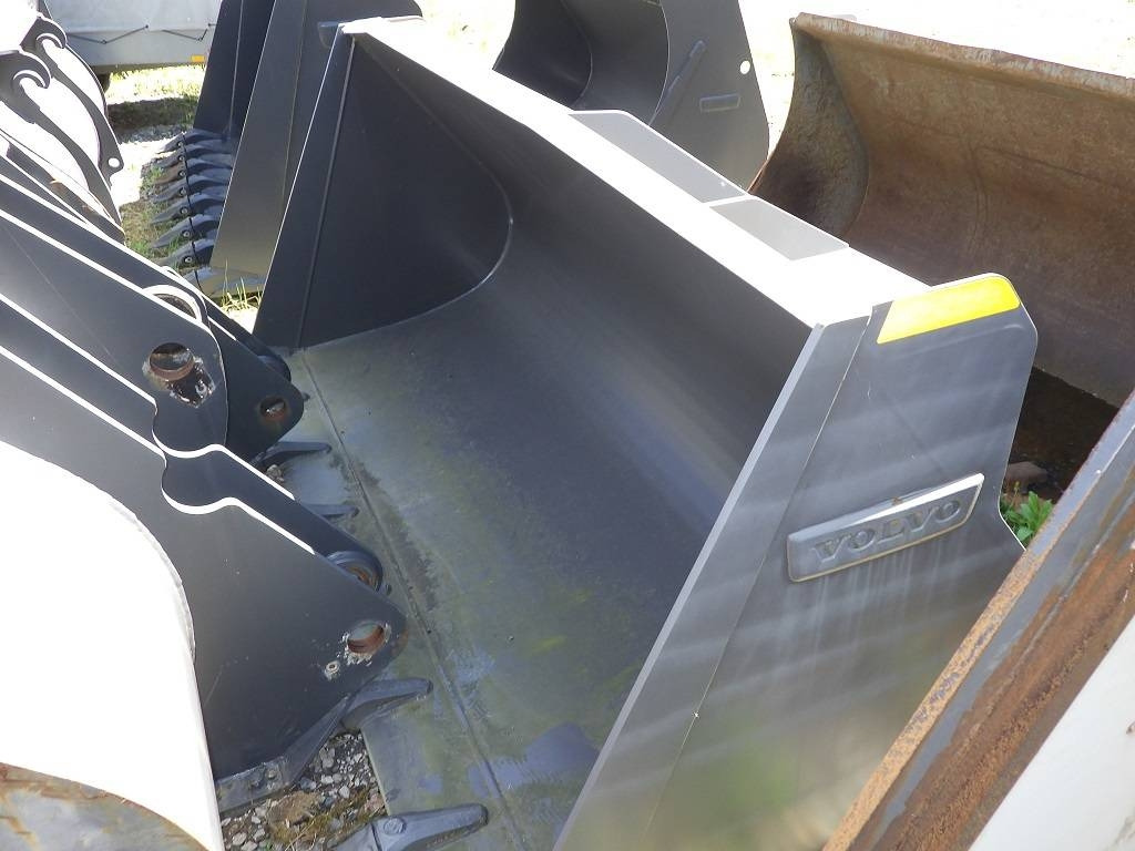 Volvo Schaufel für L60H - Kauss - Celtniecības tehnika: foto 1 Volvo Schaufel für L60H - Kauss - Celtniecības tehnika: foto 1