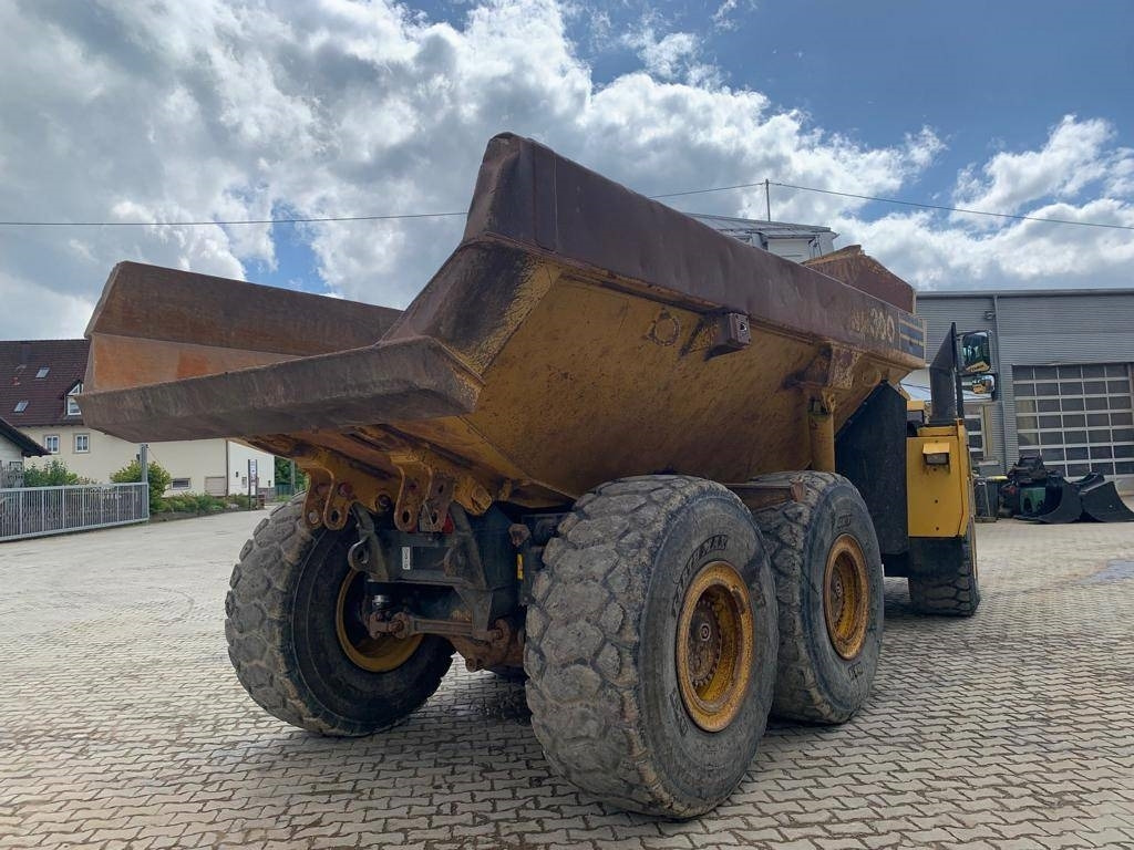 Komatsu HM 300-2 - Artikulētias pašizgāzējs: foto 5 Komatsu HM 300-2 - Artikulētias pašizgāzējs: foto 5