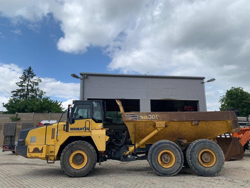 Komatsu HM 300-2 - Artikulētias pašizgāzējs: foto 2 Komatsu HM 300-2 - Artikulētias pašizgāzējs: foto 2