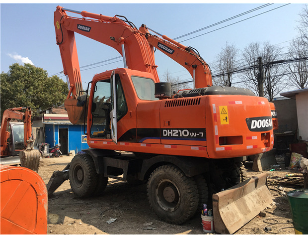 Riteņu ekskavators 2018 Doosan DH210: foto 7