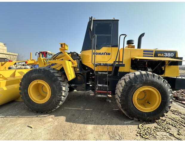 2020 Komatsu WA380 - Riteņu iekrāvējs: foto 1 2020 Komatsu WA380 - Riteņu iekrāvējs: foto 1