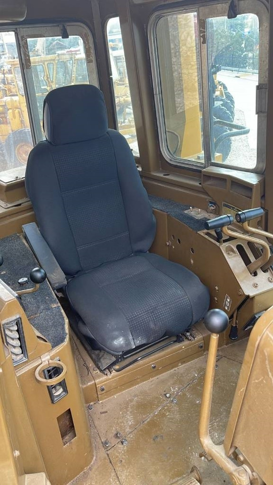 CAT D 9 N - Buldozers: foto 5 CAT D 9 N - Buldozers: foto 5