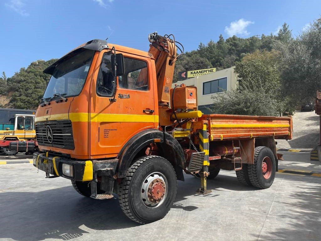 Mercedes-Benz 1626K - Kravas auto ar manipulatoru: foto 3 Mercedes-Benz 1626K - Kravas auto ar manipulatoru: foto 3