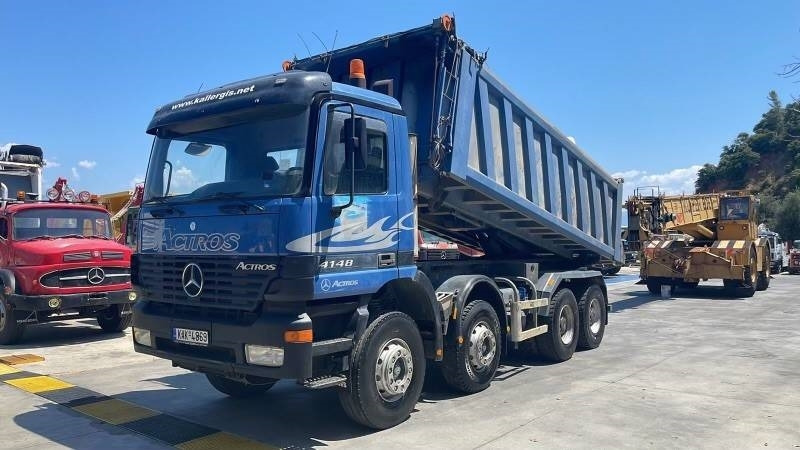 Mercedes-Benz 4148K 8X4 - Kravas automašīna pašizgāzējs: foto 2 Mercedes-Benz 4148K 8X4 - Kravas automašīna pašizgāzējs: foto 2