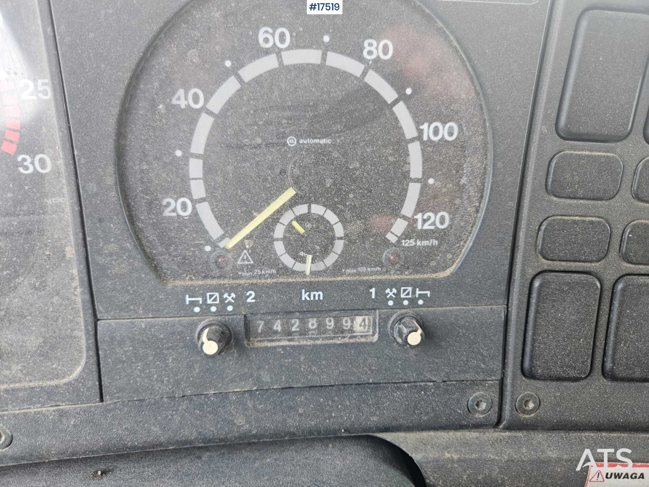 Kravas auto ar manipulatoru 1998 Scania 94G: foto 15