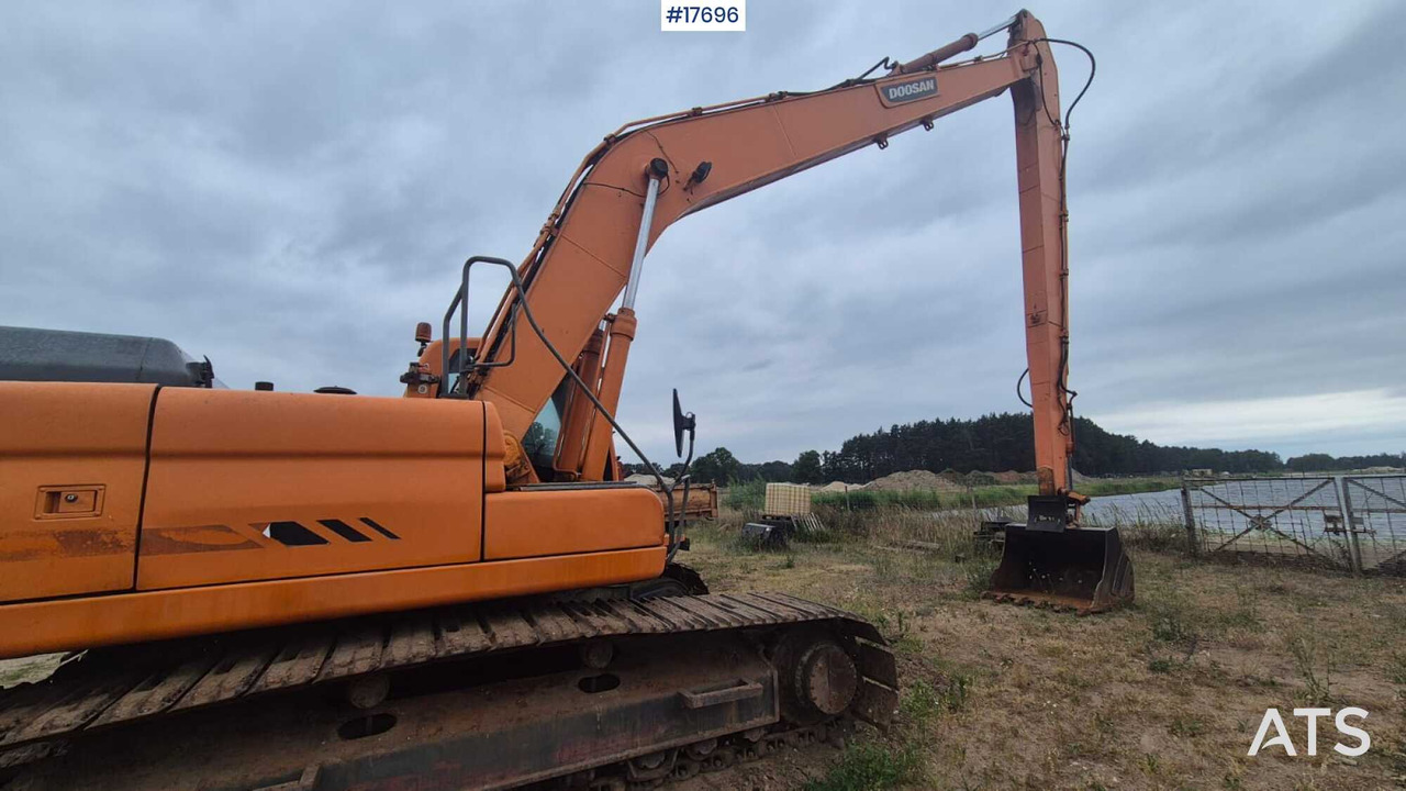 Kāpurķēžu ekskavators 2006 Doosan  DX 300 LC: foto 6
