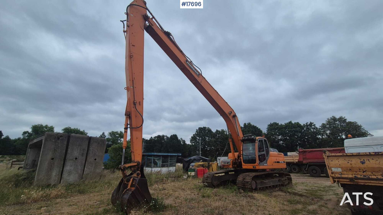Kāpurķēžu ekskavators 2006 Doosan  DX 300 LC: foto 11