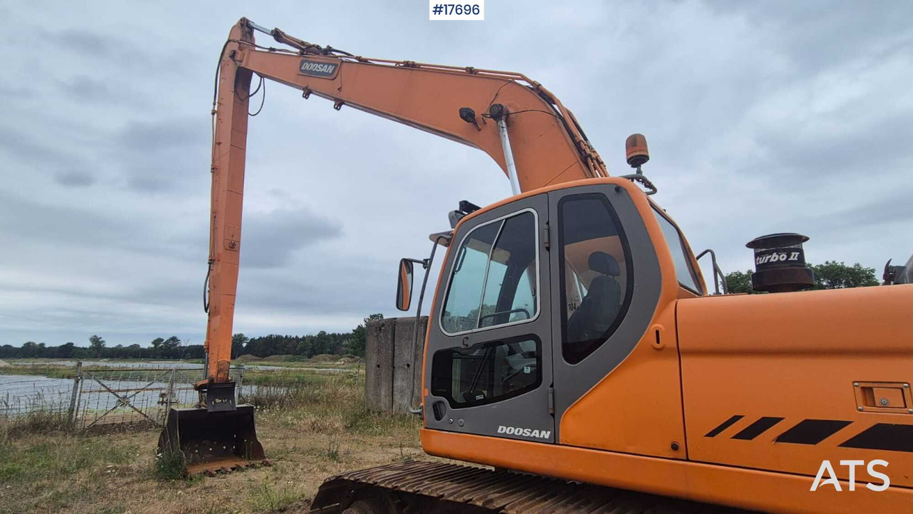 Kāpurķēžu ekskavators 2006 Doosan  DX 300 LC: foto 9