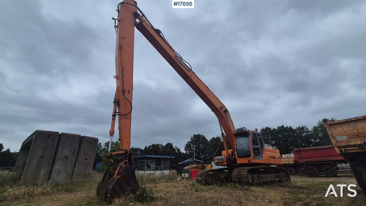 Kāpurķēžu ekskavators 2006 Doosan  DX 300 LC: foto 13