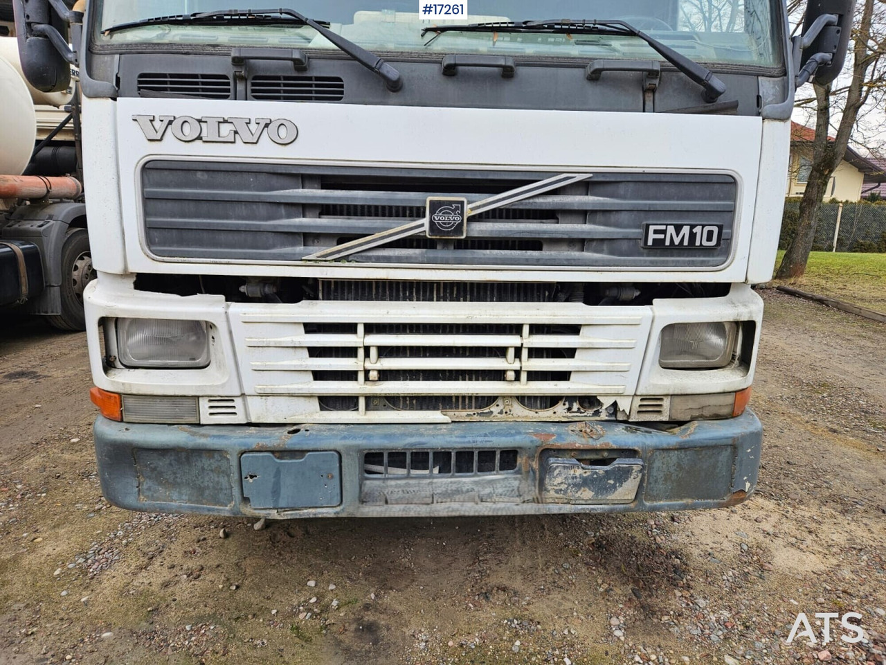 Concrete mixer on VOLVO FM10 8x4 chassis (2002) - Betonvedējs: foto 3 Concrete mixer on VOLVO FM10 8x4 chassis (2002) - Betonvedējs: foto 3