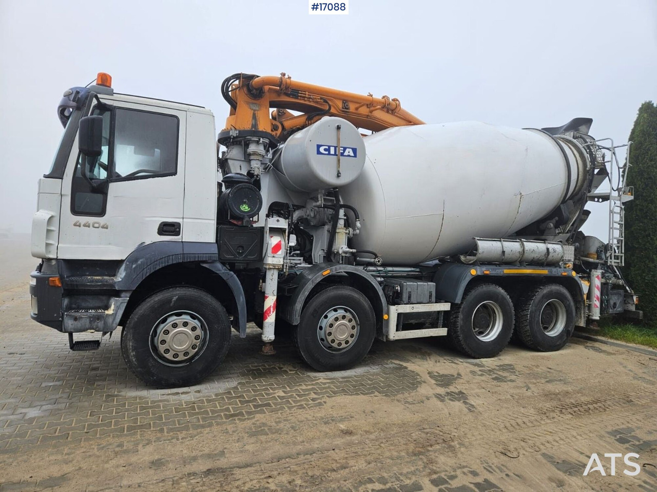 Concrete pump CIFA Magnum MK 28,4 IVECO 8x4 (2006) - Betona sūknis: foto 1 Concrete pump CIFA Magnum MK 28,4 IVECO 8x4 (2006) - Betona sūknis: foto 1