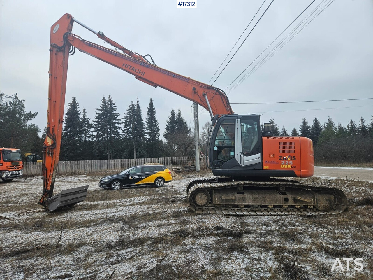 HITACHI ZX225 USRLC Crawler Excavator LONG 16m (2012) - Kāpurķēžu ekskavators: foto 1 HITACHI ZX225 USRLC Crawler Excavator LONG 16m (2012) - Kāpurķēžu ekskavators: foto 1