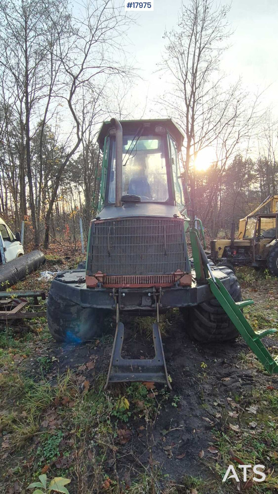 John Deere 810D forwarder (2007) - Forvarders: foto 2 John Deere 810D forwarder (2007) - Forvarders: foto 2