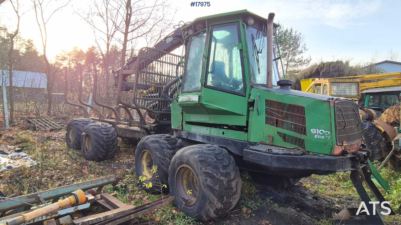 John Deere 810D forwarder (2007) - Forvarders: foto 1 John Deere 810D forwarder (2007) - Forvarders: foto 1