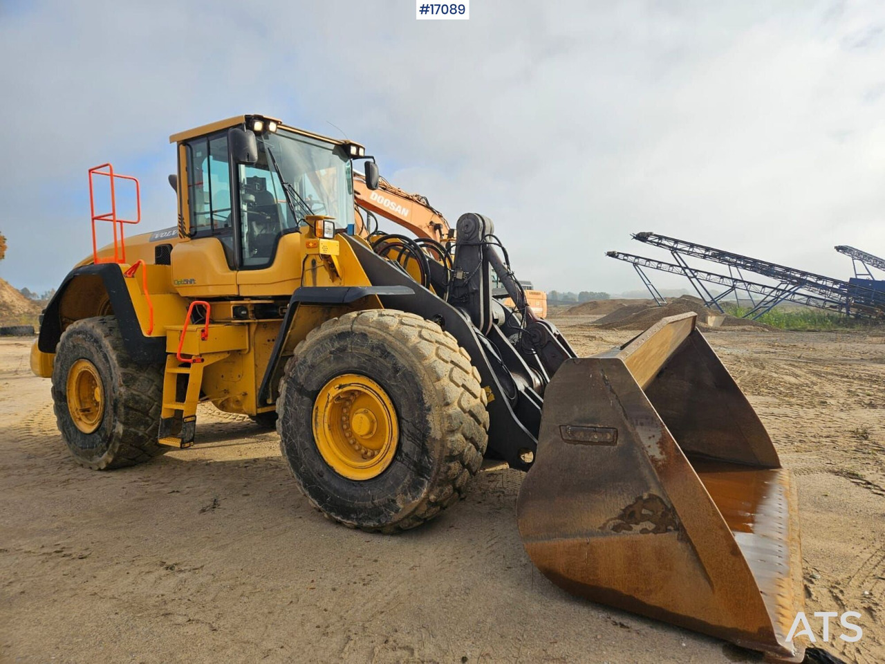 Ładowarka kołowa VOLVO L150G (2012) - Riteņu iekrāvējs: foto 1 Ładowarka kołowa VOLVO L150G (2012) - Riteņu iekrāvējs: foto 1