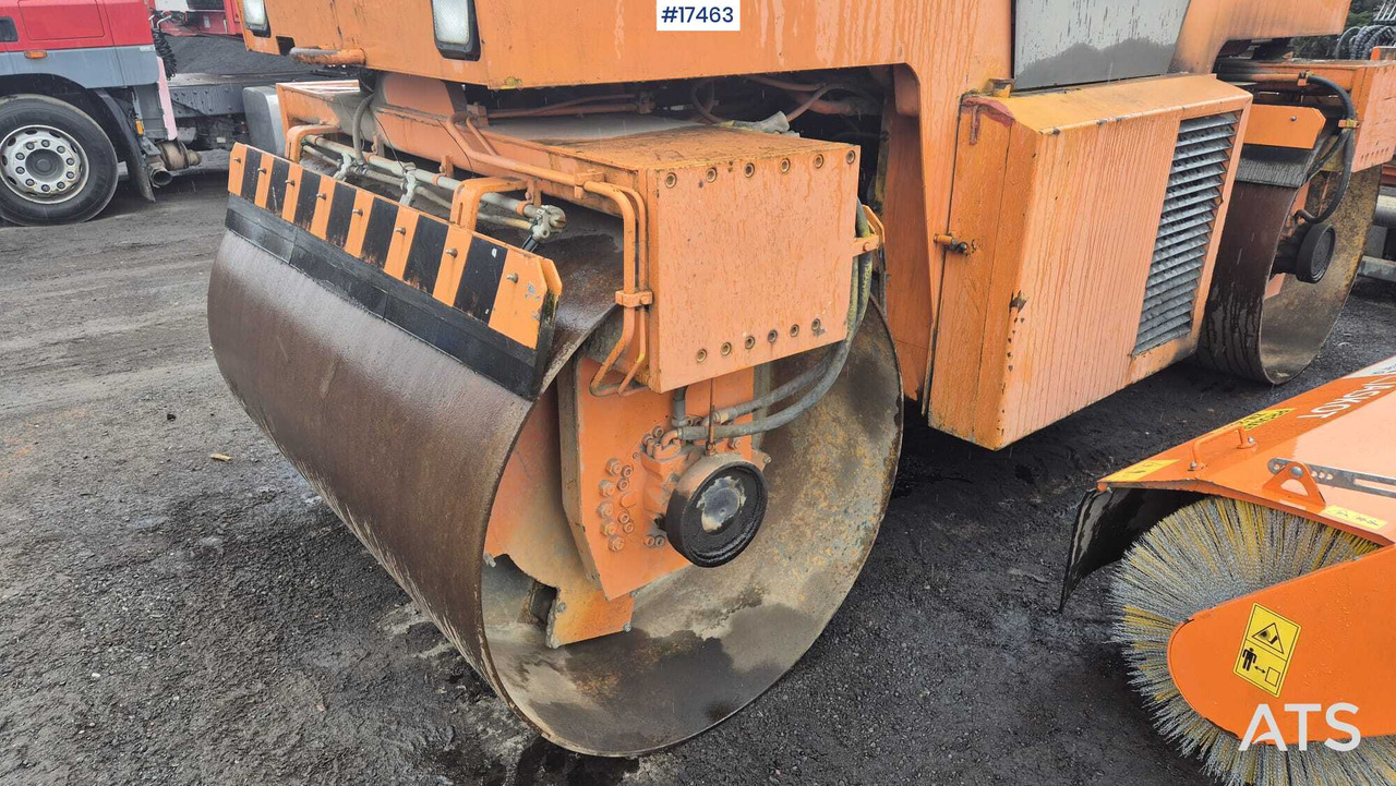 Ceļu veltnis Tandem vibratory roller STAVOSTROJ VSH 102 (1997): foto 18