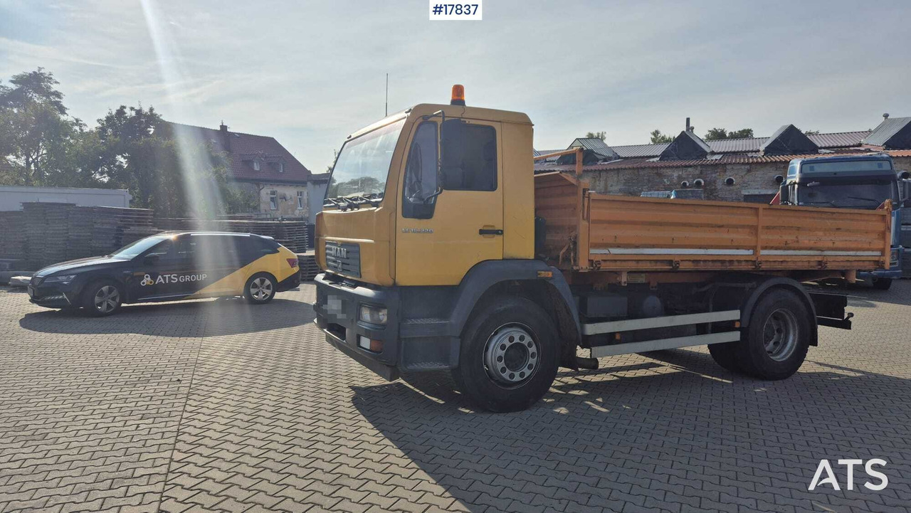 Tipper MAN 18.225 LC (2003) - Kravas automašīna pašizgāzējs: foto 5 Tipper MAN 18.225 LC (2003) - Kravas automašīna pašizgāzējs: foto 5