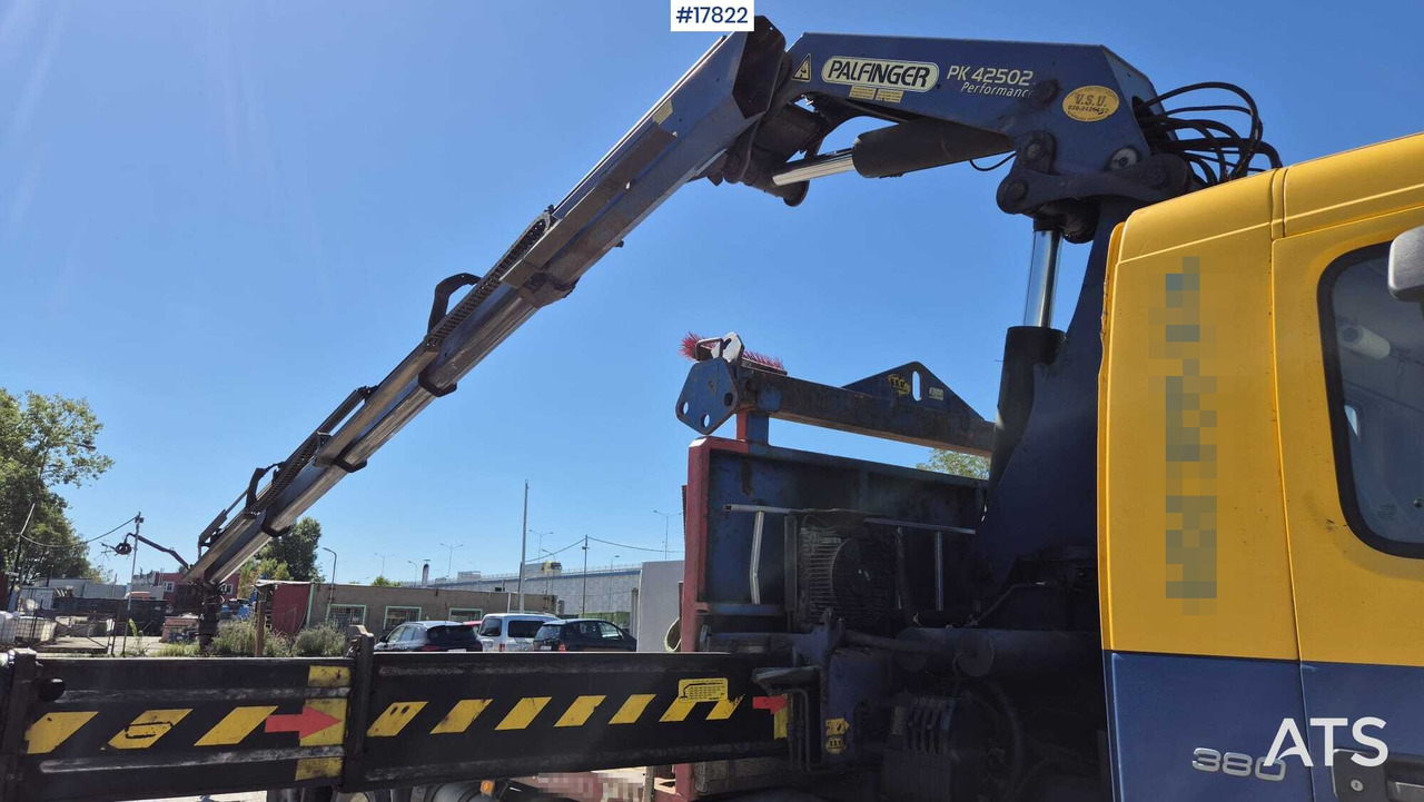 Bortu kravas automašīna/ Platforma, Kravas auto ar manipulatoru Truck VOLVO FM12 HDS - PALFINGER PK 42502: foto 16