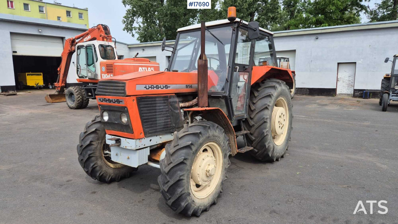 URSUS 914 tractor (1989) - Traktors: foto 1 URSUS 914 tractor (1989) - Traktors: foto 1